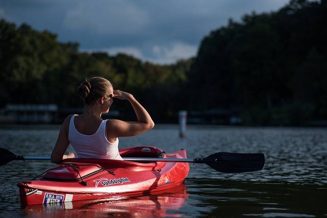 Vivez une expérience de pêche inoubliable avec un kayak gonflable!